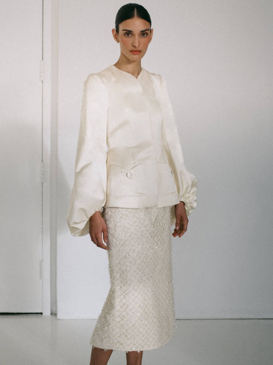 Vestidos de novia 2027, vestidos de novia con bordados de encaje 2027, cómo serán las novias 2027