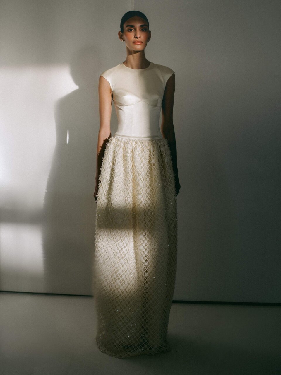 Vestidos de novia 2027, vestidos de novia con bordados de encaje 2027, cómo serán las novias 2027