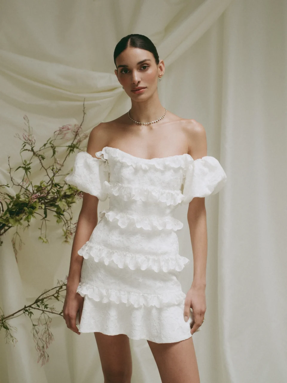 Vestidos de novia 2027, vestidos de novia con bordados de encaje 2027, cómo serán las novias 2027