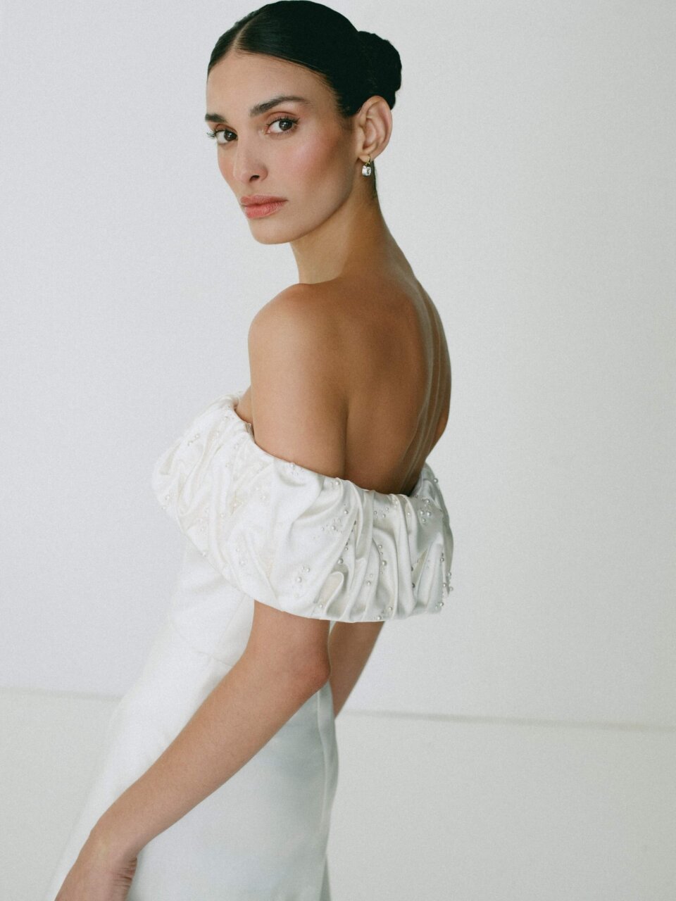Vestidos de novia 2027, vestidos de novia con bordados de encaje 2027, cómo serán las novias 2027