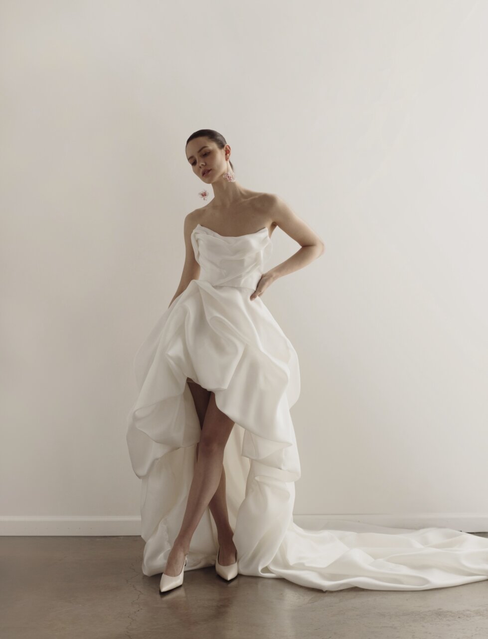 OUMA vestidos de novia 2027, tendencias en vestidos de novia 2027, cómo serán las novias 2027