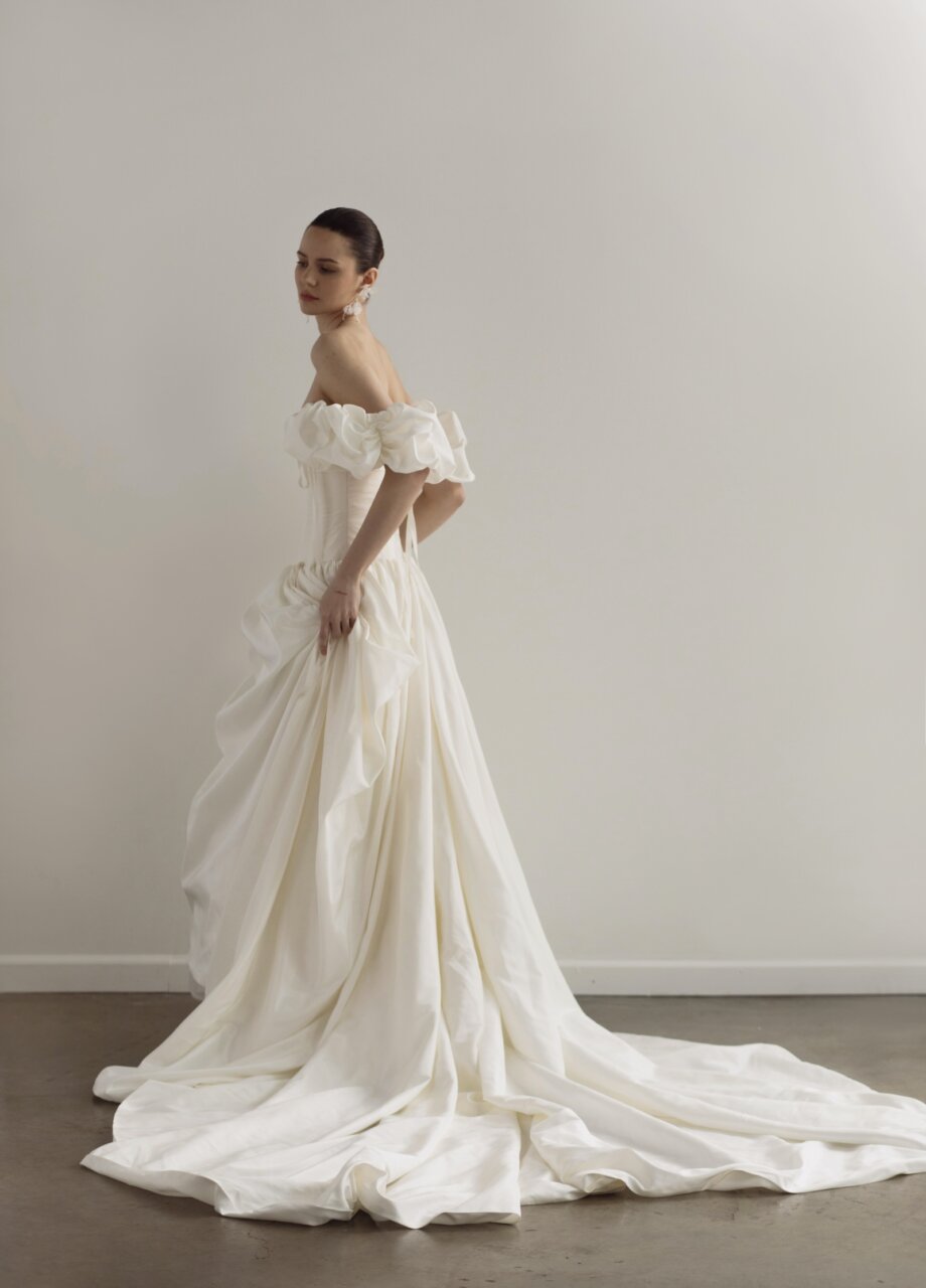 OUMA vestidos de novia 2027, tendencias en vestidos de novia 2027, cómo serán las novias 2027