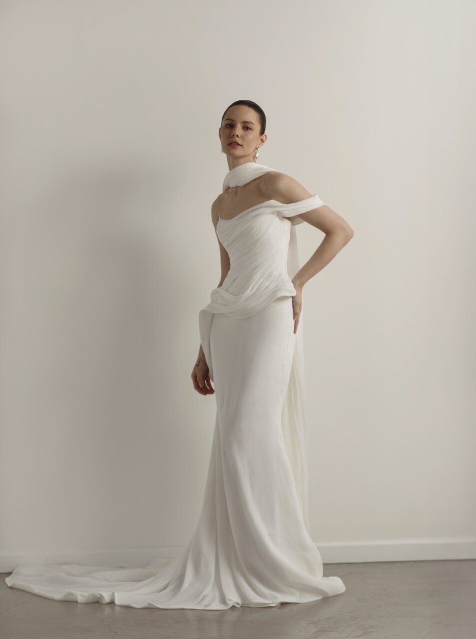 OUMA vestidos de novia 2027, tendencias en vestidos de novia 2027, cómo serán las novias 2027
