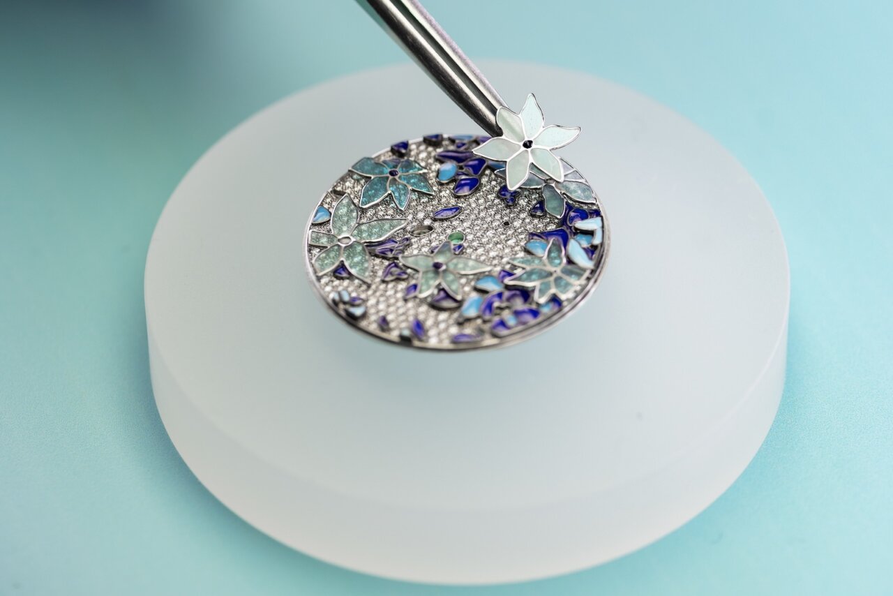 ETERNITY BY TIFFANY ENAMEL CLEMATIS